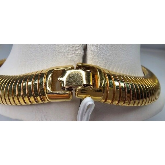 Vintage MONET Gold Tone Choker Omega Chain Black Enamel Necklace 16.5"L 1980s - Picture 4 of 6